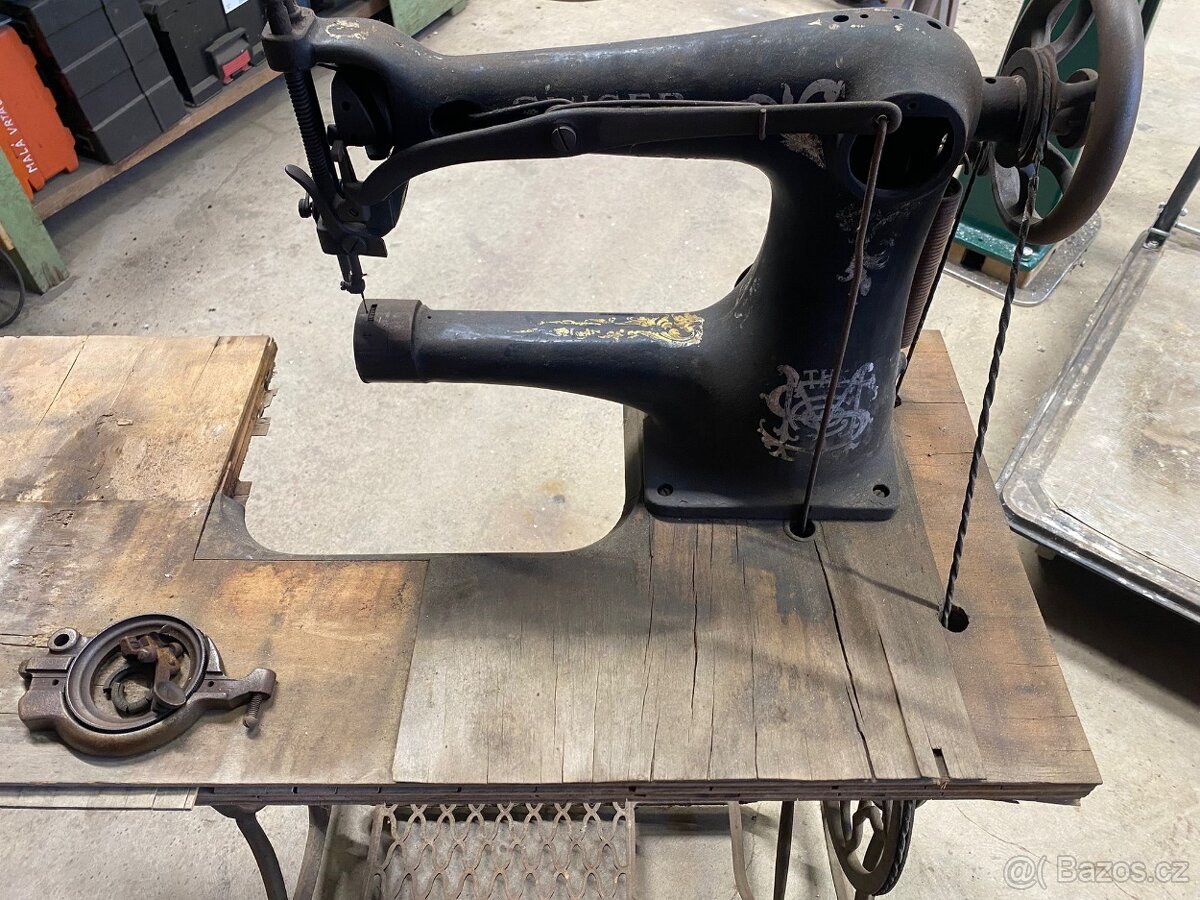 Šicí stroj na kůži. - 2