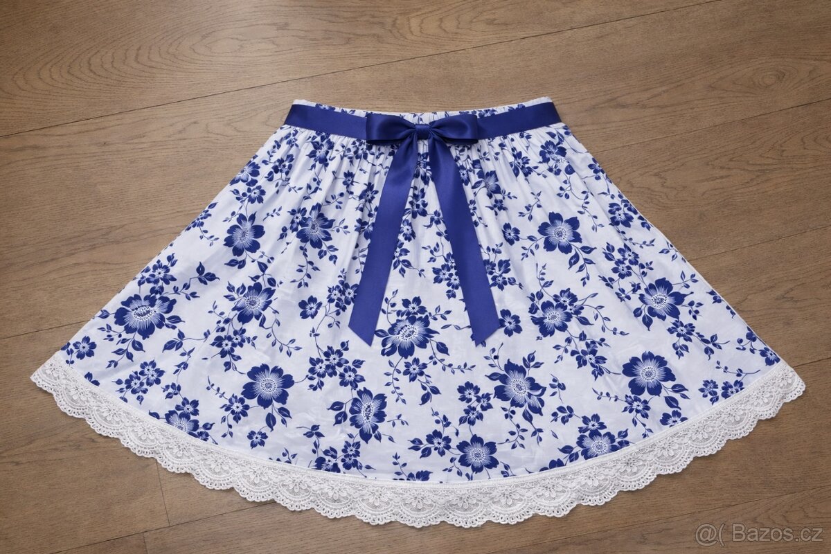 Krásná půlkolová sukně - 2