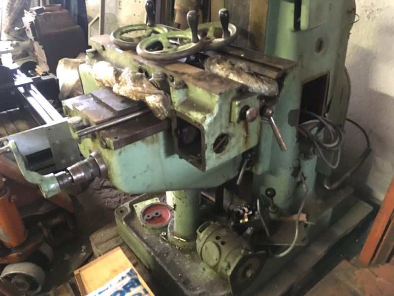 S272 - Frézka na náhradní díly - 2