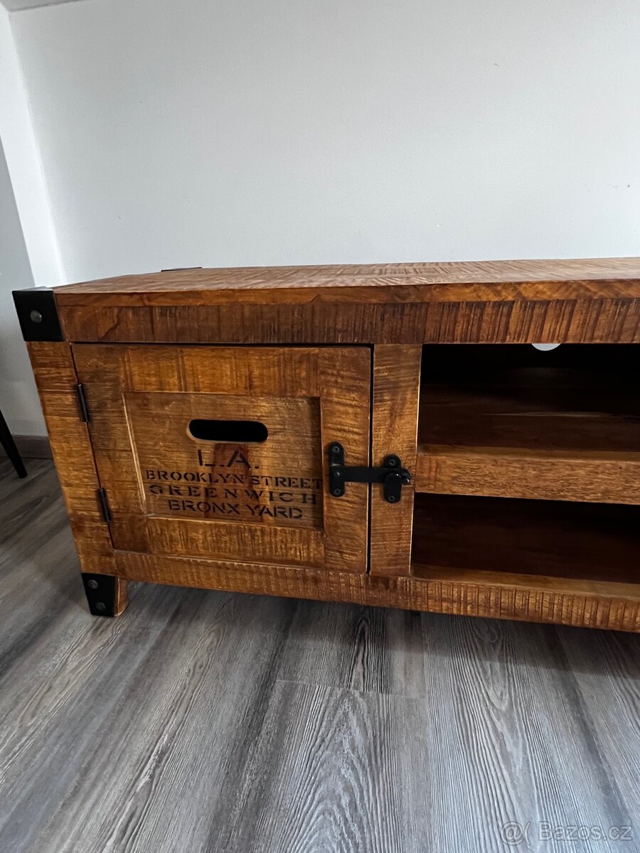 televizní stolek z masivu - 2