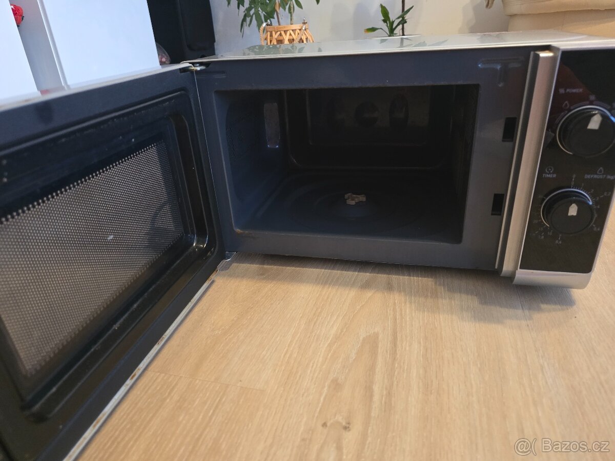 Mikrovlnná trouba Mora MT 121 S - 2