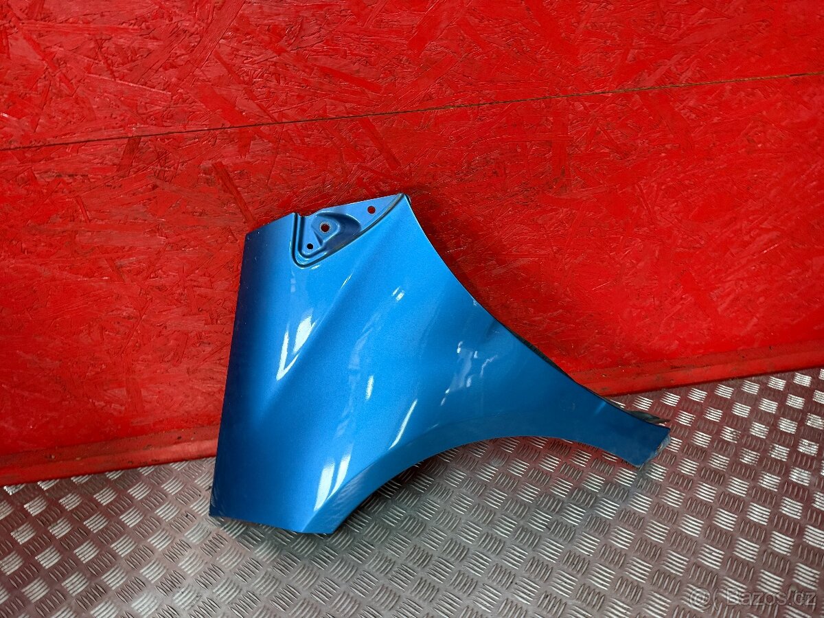 LEVÝ PŘEDNÍ BLATNÍK MERCEDES W169 - 2