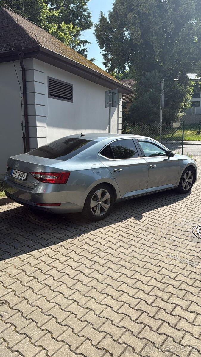Skoda Superb 2.0 tdi 110 kw DSG - 2