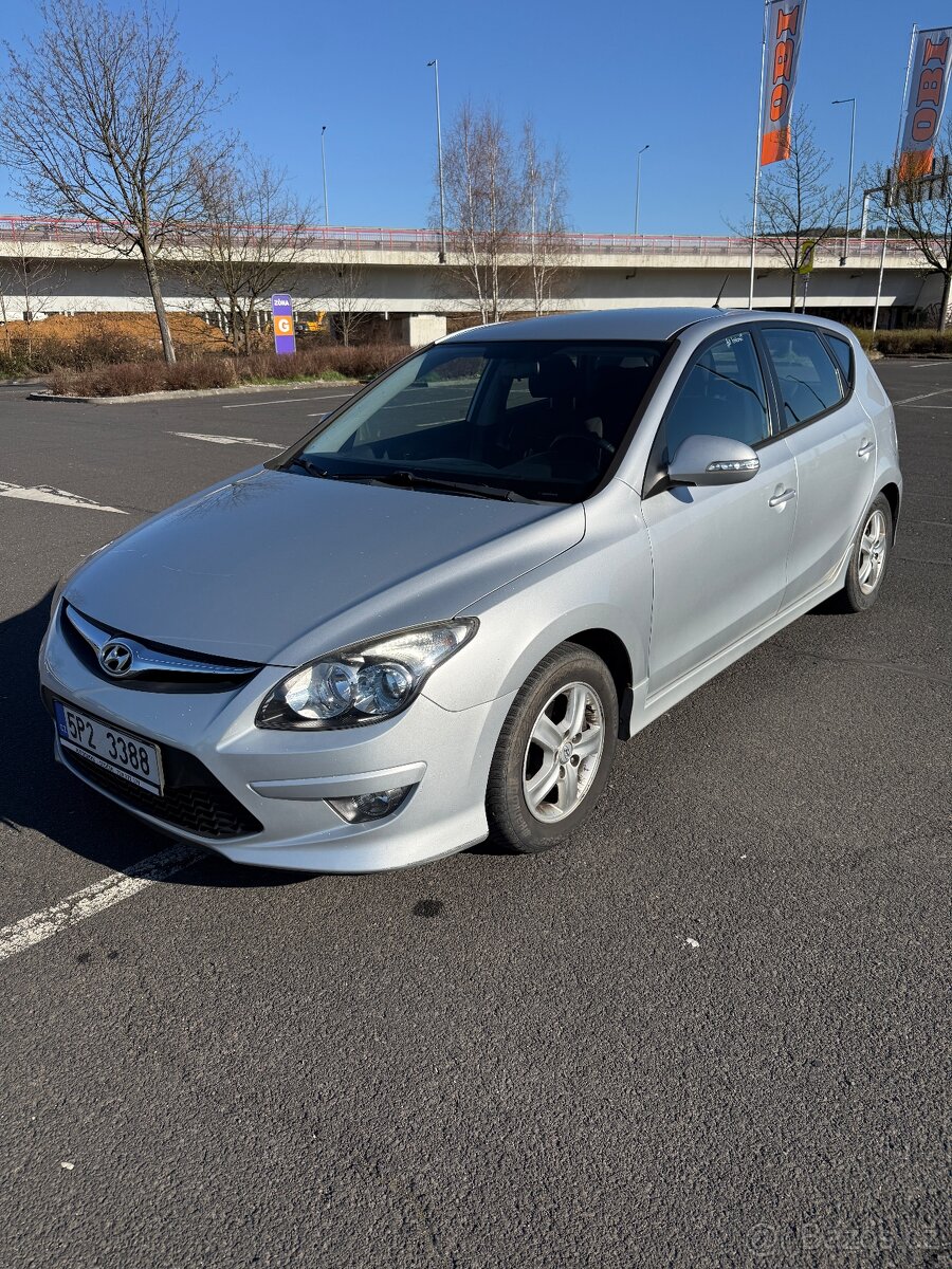 Hyundai i30 1.6i 2011 - 2
