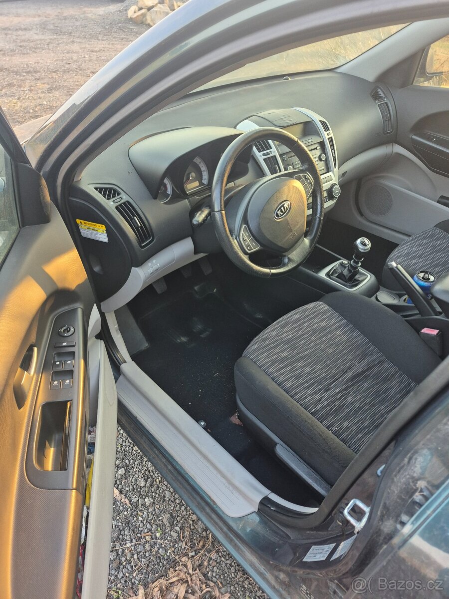 Kia Ceed 1.6 crdi - 2