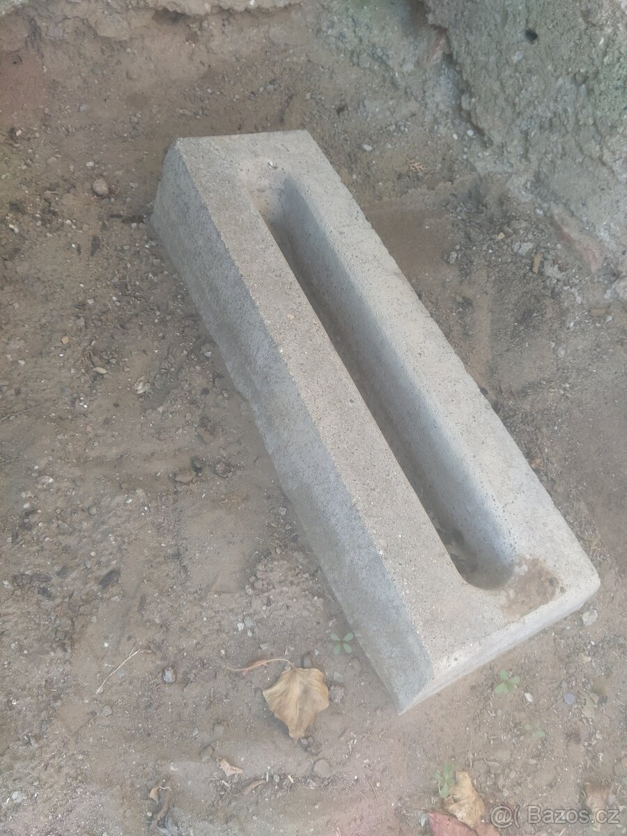 Betonový stojan na kolo - 2