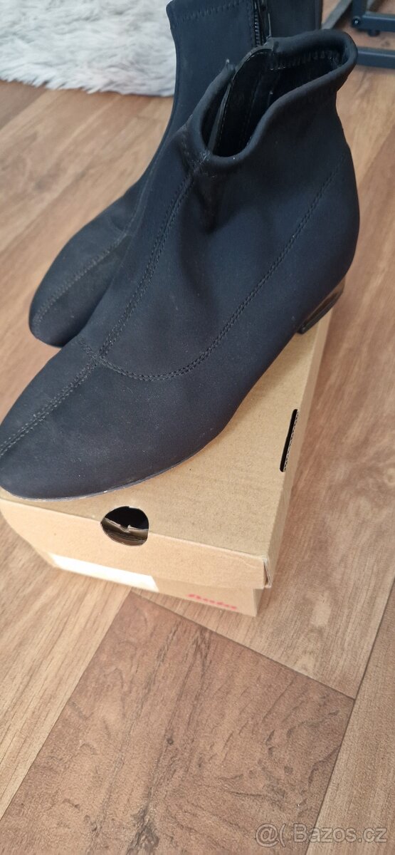 Elegantní kotníkové boty Baťa - 2