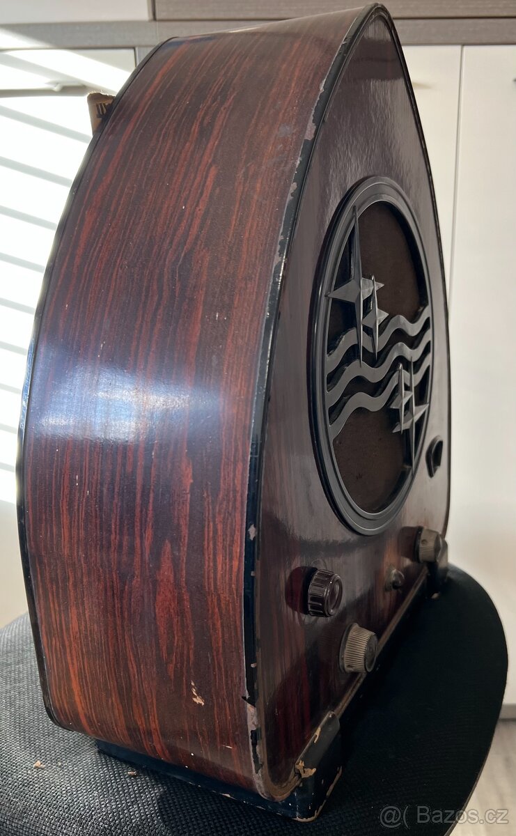 Radiopřijímač 930A - kaplička - 2