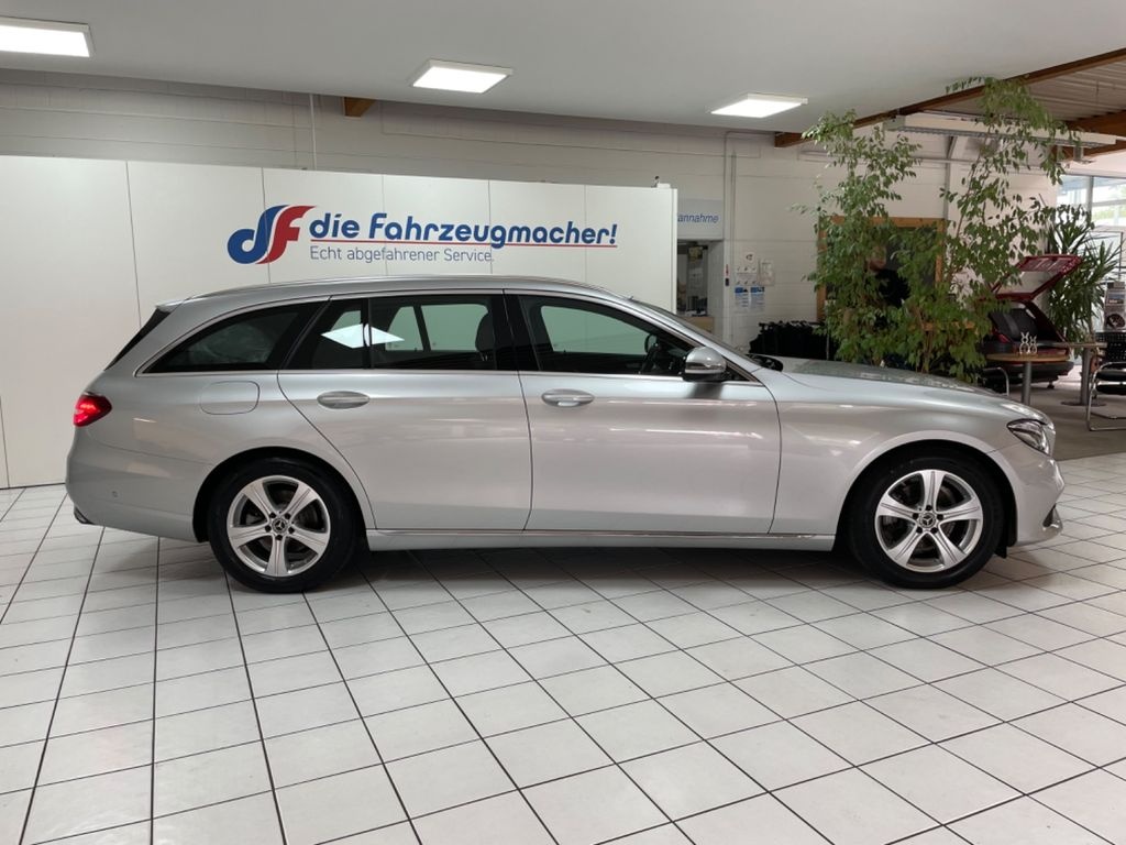 Mercedes-Benz E 220d T 143 kW, r.v. 2018, automat 9G - 2