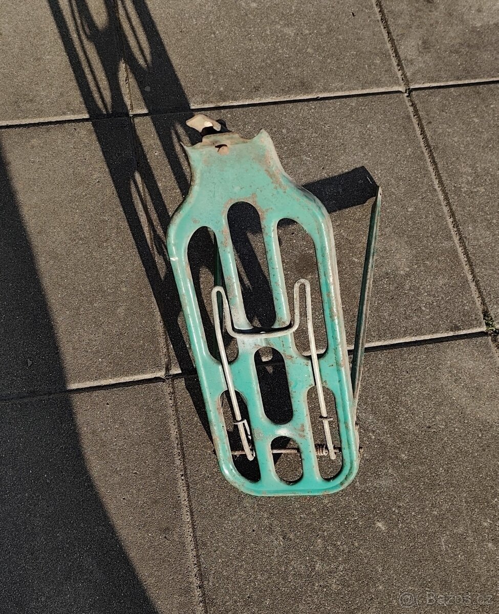 starý nosič na kolo s pružinovým držákem - 2