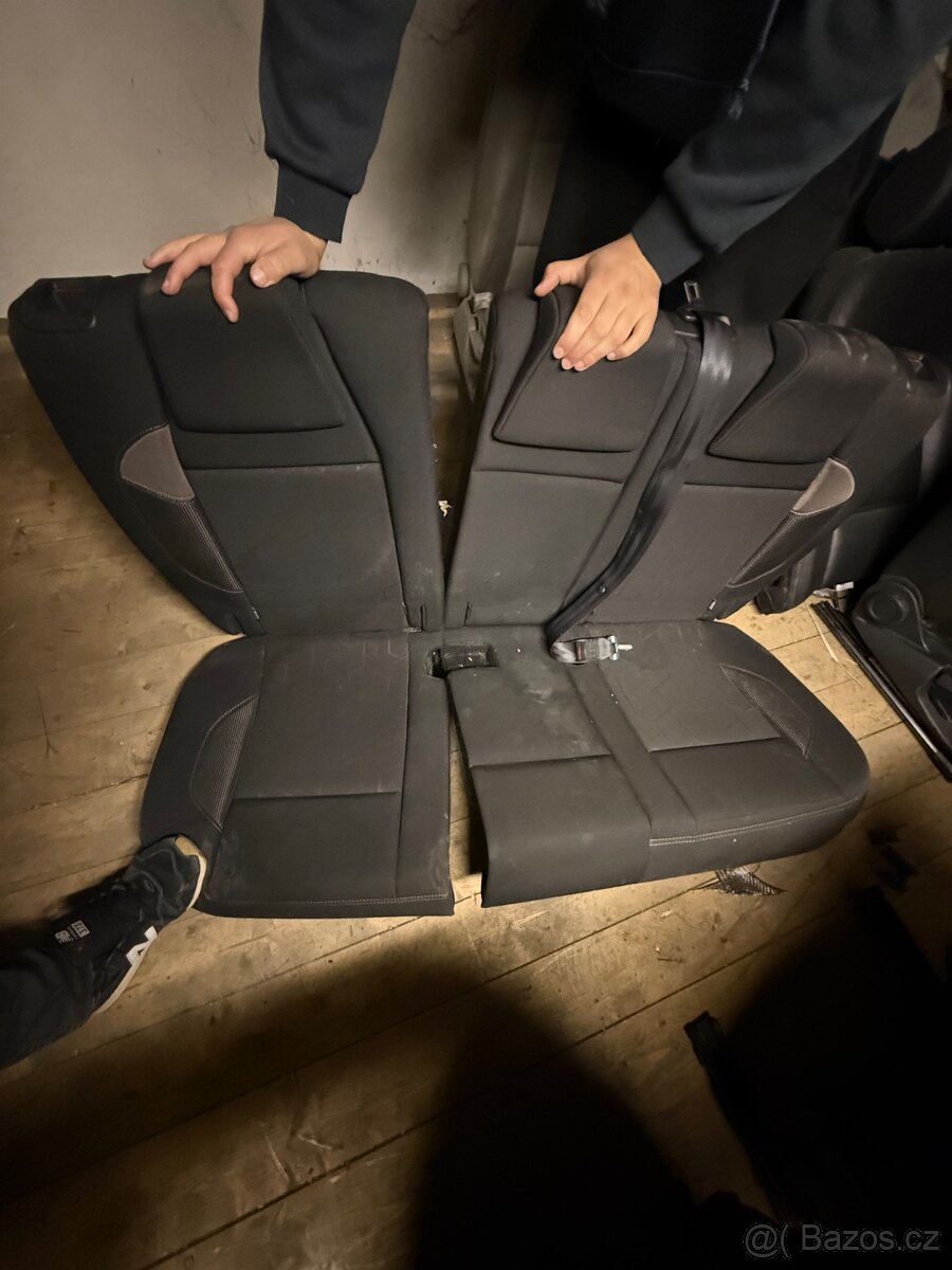 Prodám sedačky Peugeot 2008 rok 2013-2018 - 2