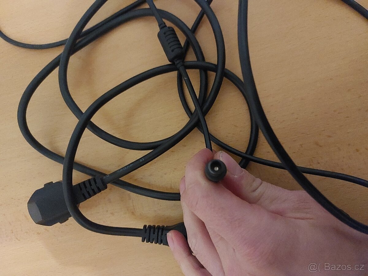 Adaptér HP 18,5v - 3,5A - 2