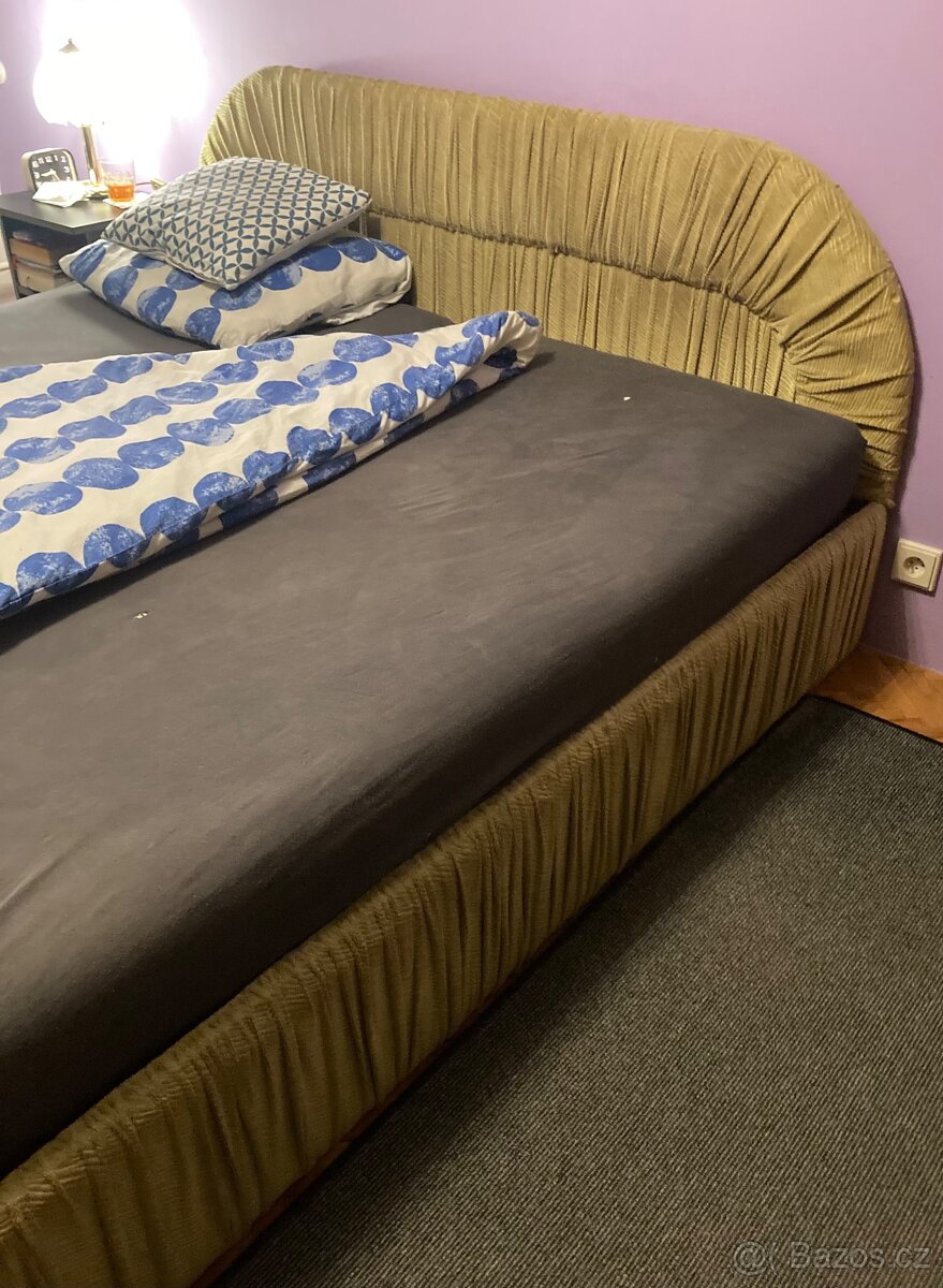 Manželská postel s matracemi - výroba 90. Léta - 2