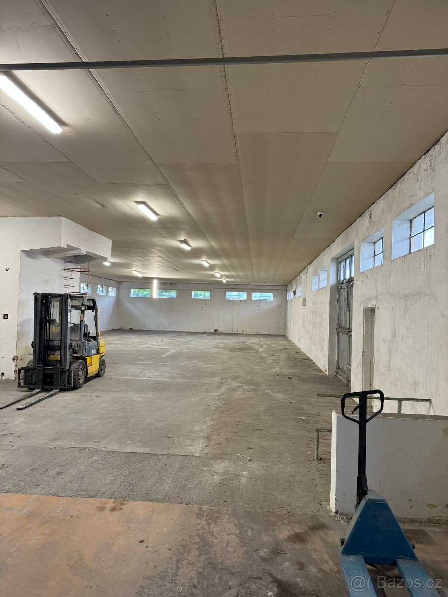 SKLADOVACÍ PROSTORY 1000m2 - 2