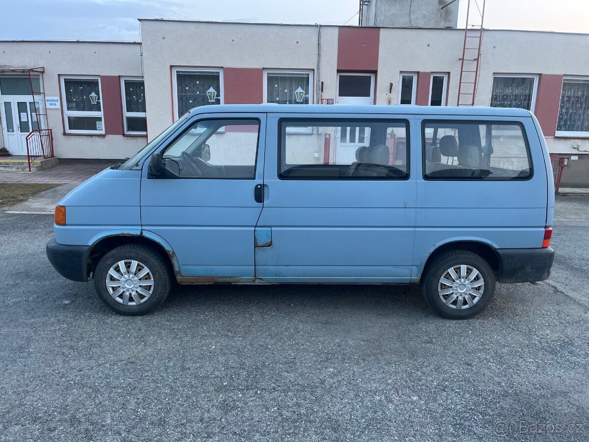 VW Transporter T4 2,5TDI 75Kw , 9 míst - 2