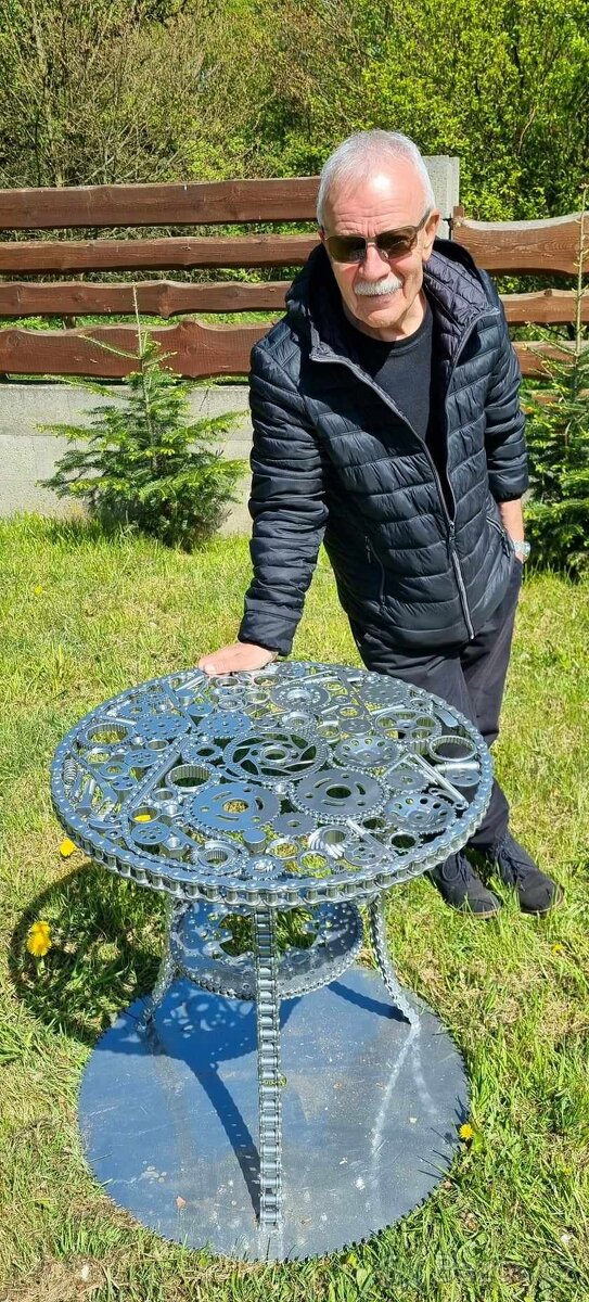 Industriální stůl - 2