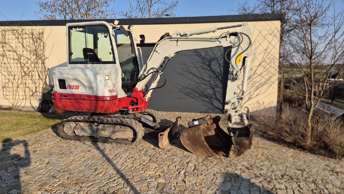 Takeuchi TB 230 Powertilt V4 - 2