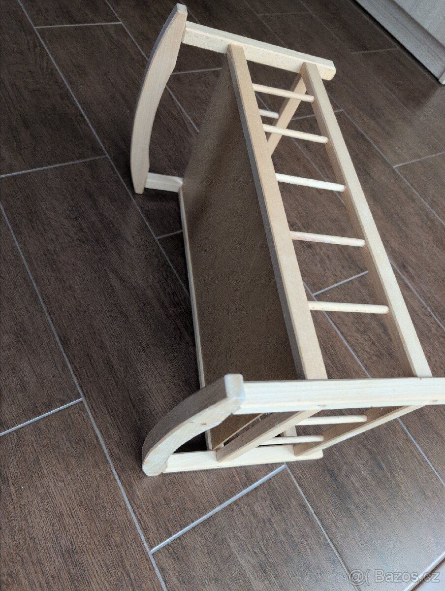 Dřevěná kolébka pro panenku - 2