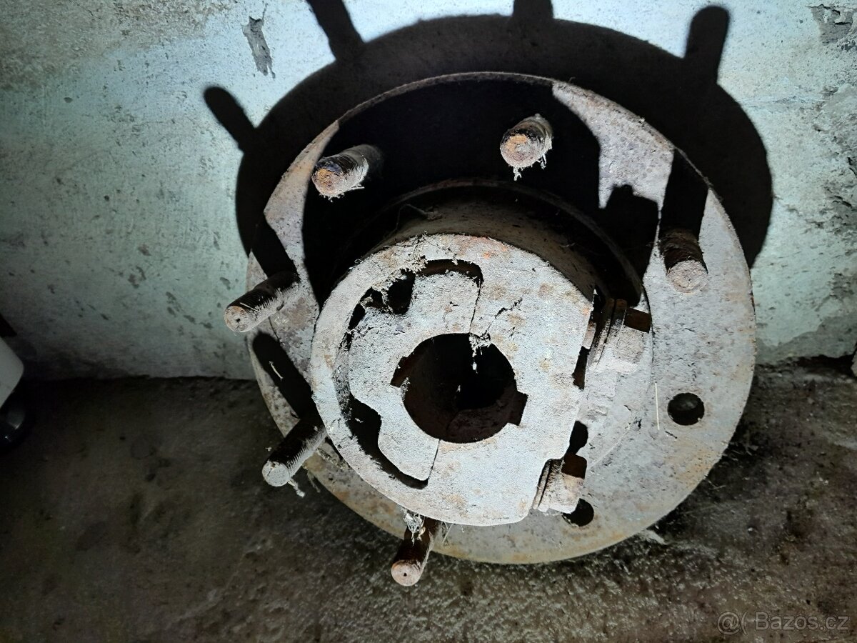 2 kusy zadní kolové náboje - 2