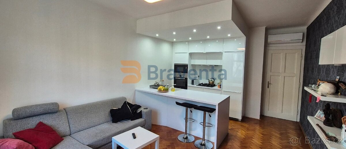 Starostrašnická- Strašnice: 2+kk . 55m - 2