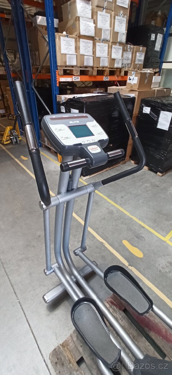 Eliptický trenažér značky Runner, model Elite - 2
