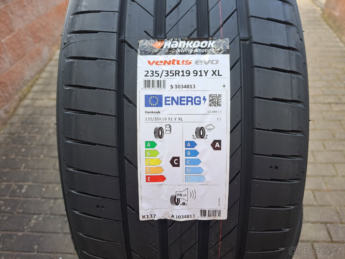 Hankook 235/35 R19 - 2