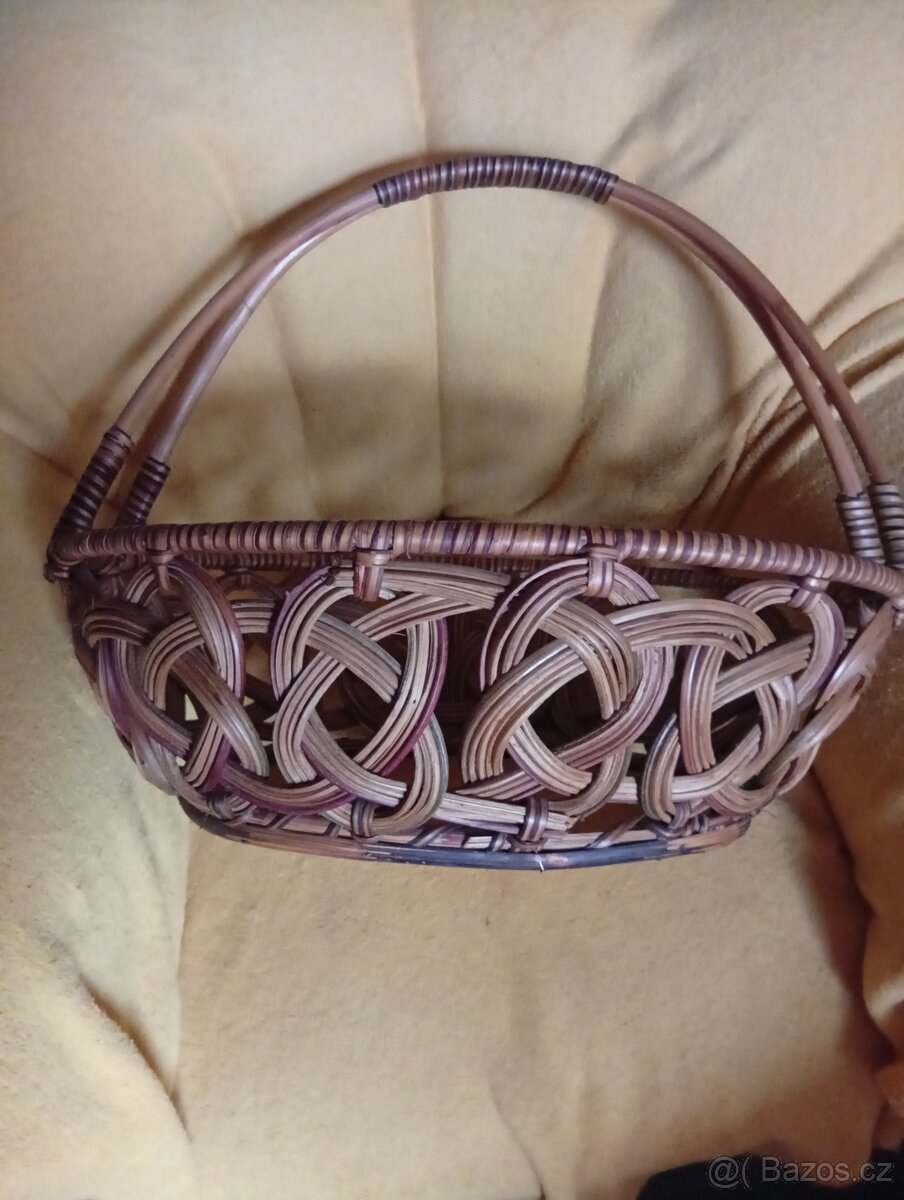 proutěný košík - 2