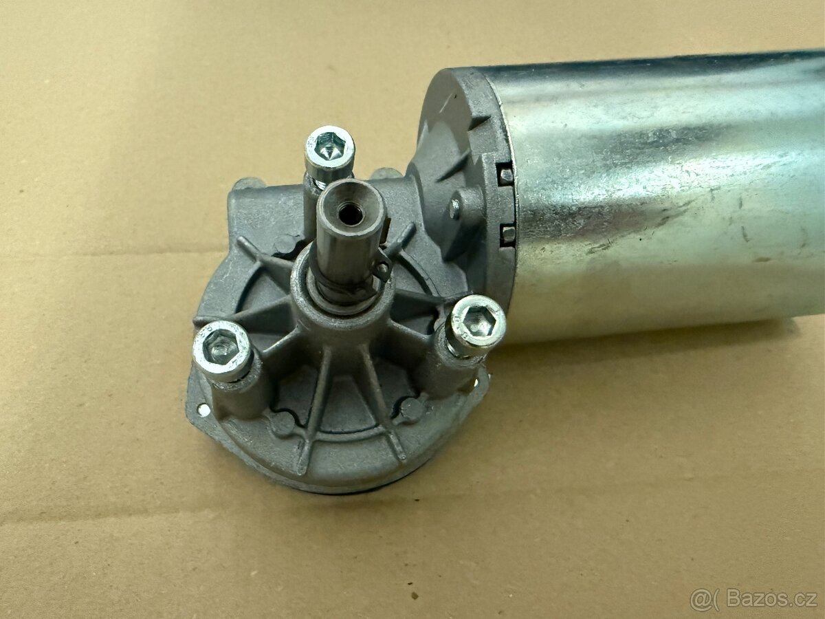 motorek s převodovkou a brzdou - 2