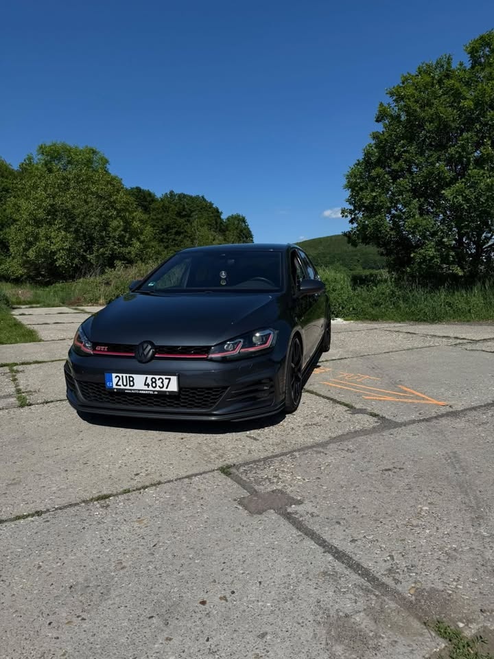 Volkswagen Golf GTI Performance 2.0 TSI DSG 2018 • 300 HP • - 2