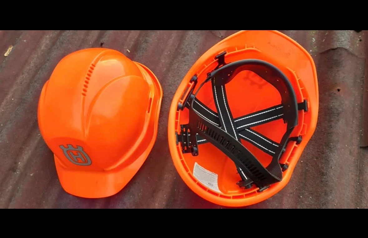 Prodám přilbu Husqvarna - 2