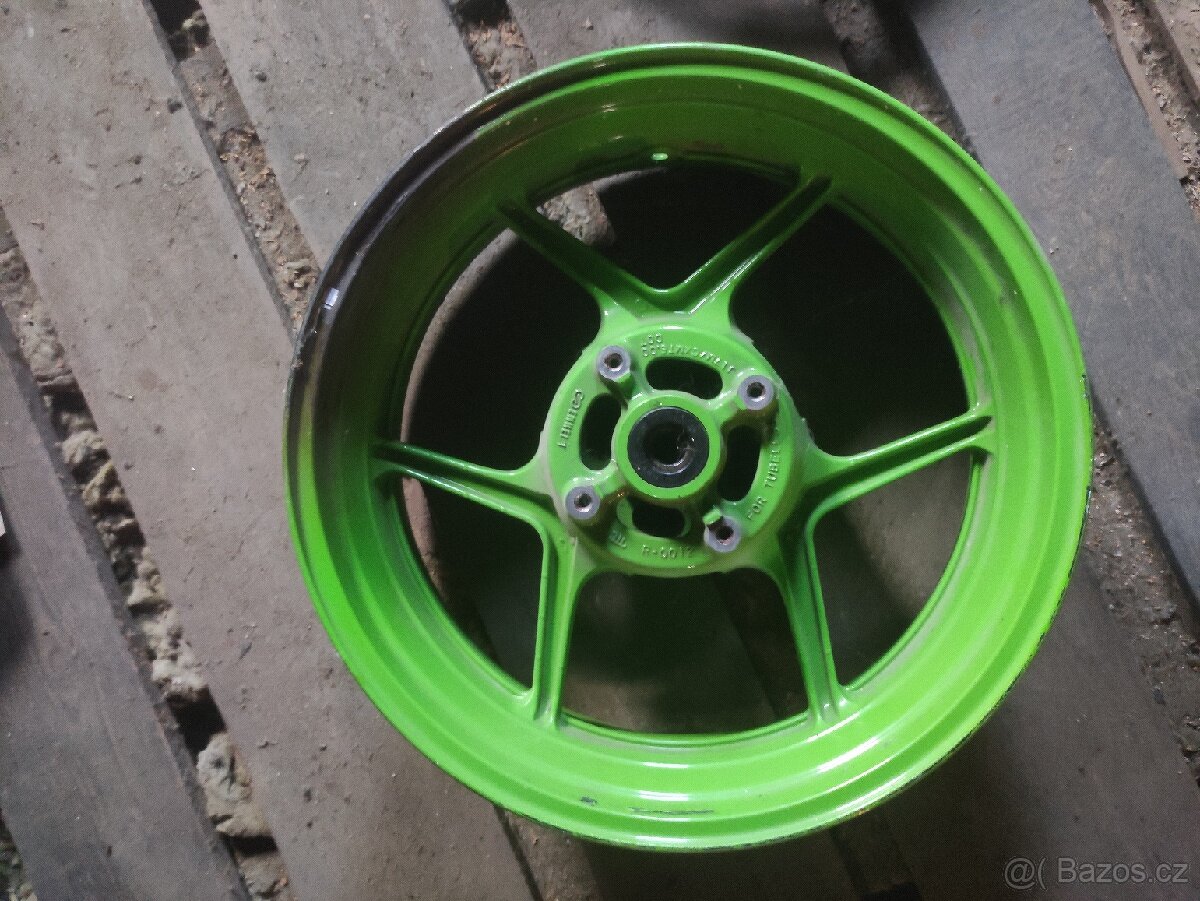 Kawasaki ZX10r - 2