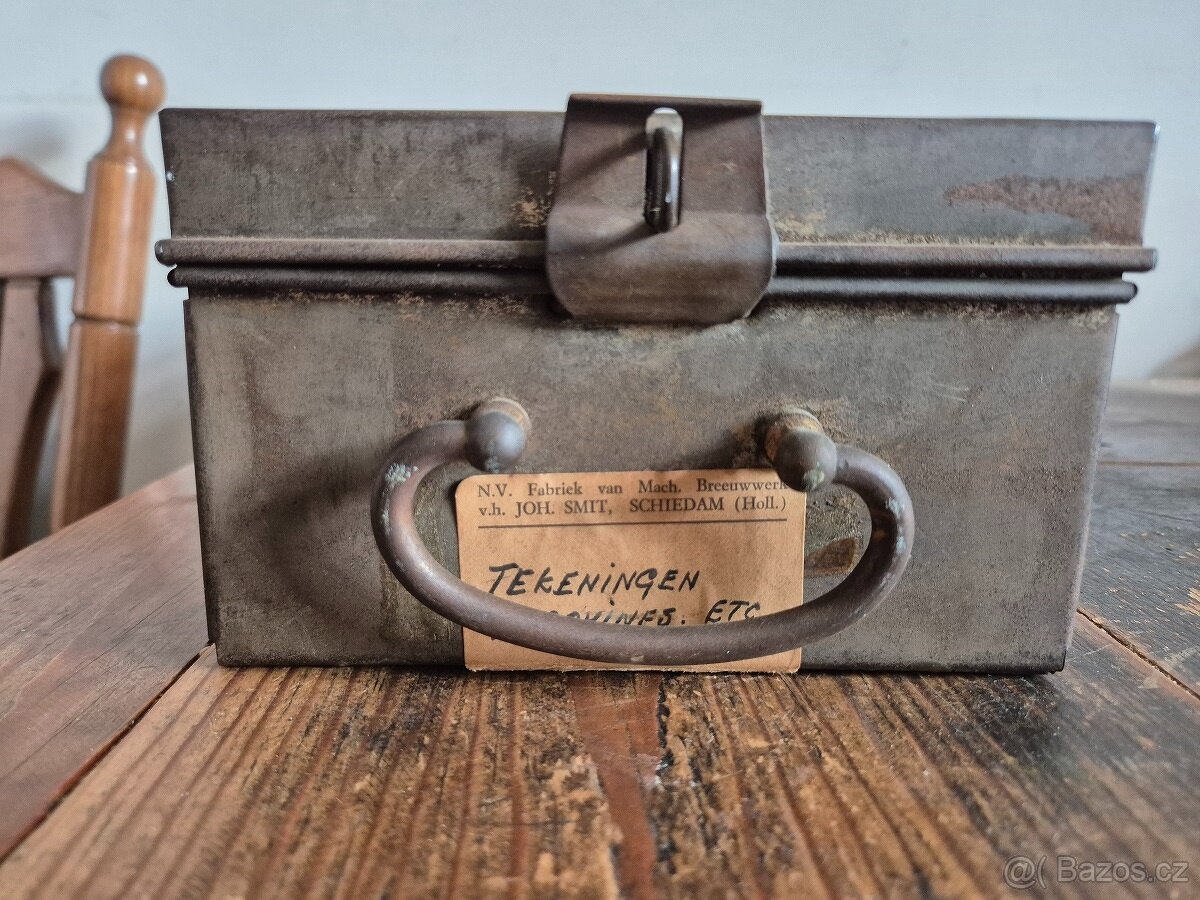 Stará vojenská plechová dóza / krabice / kastlík - 2