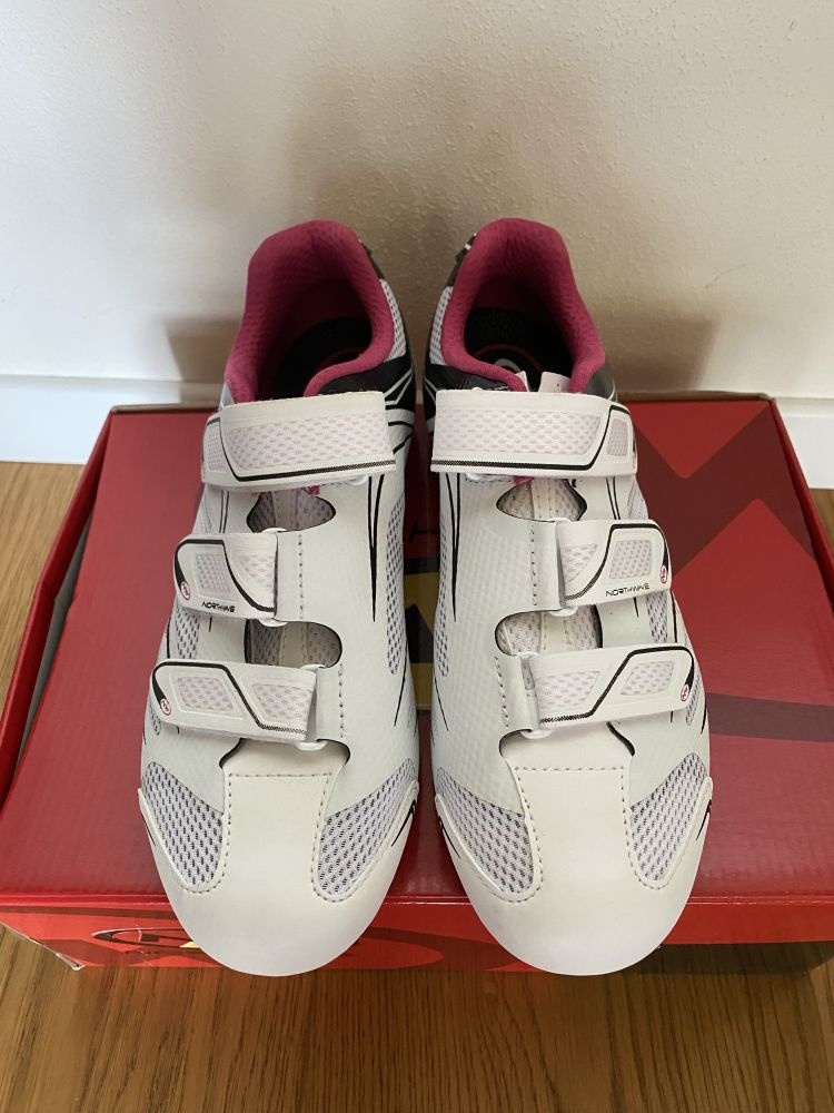 NOVÉ dámské silniční tretry Northwave vel.36 a 41 - 2