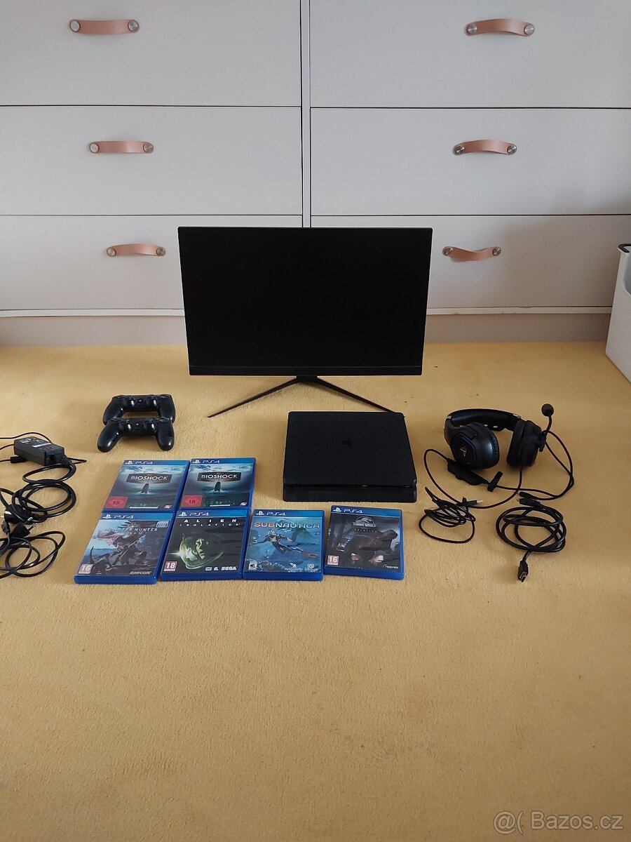 Playstation 4 plus kompletní příslušenství - 2