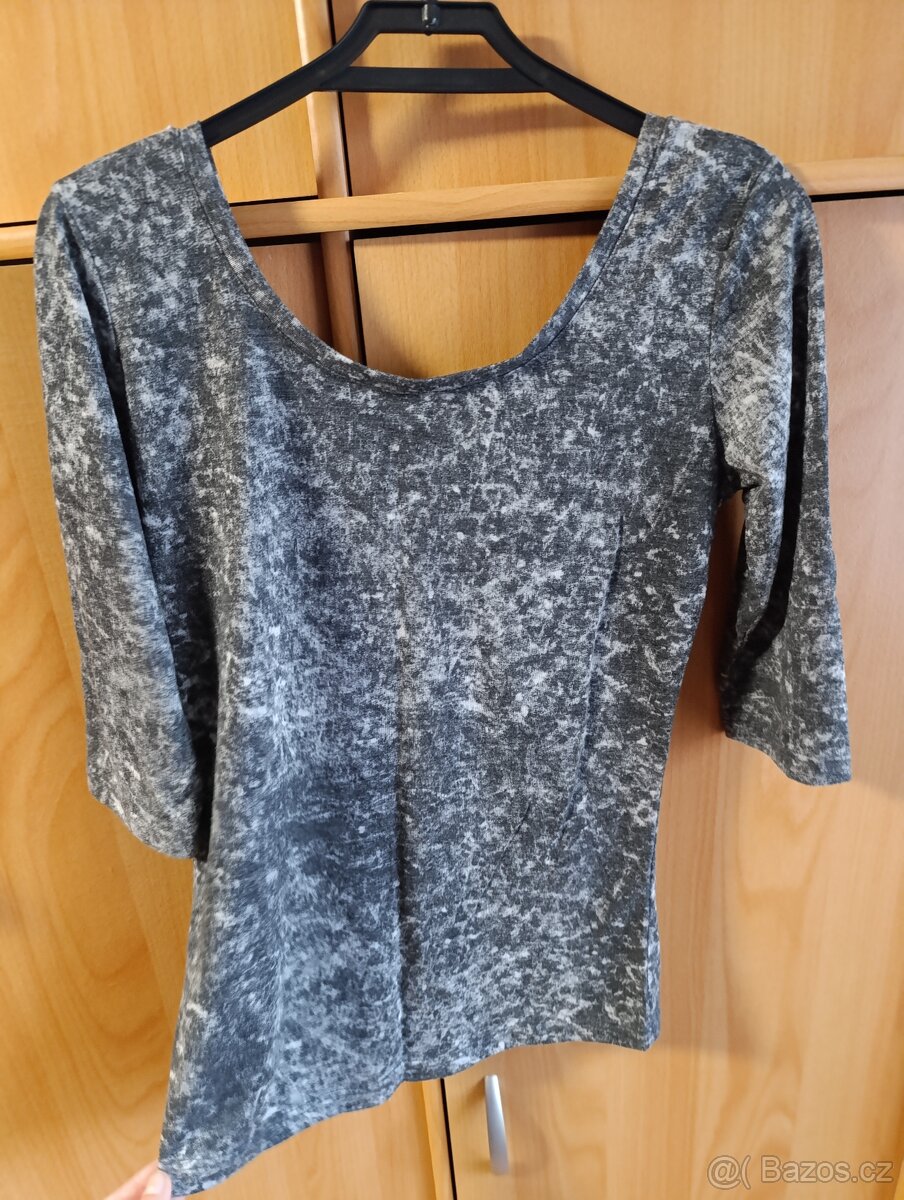 Šedé batikované tričko - 2