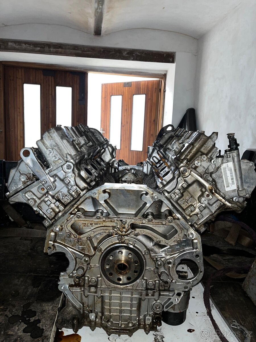 Motor BMW N63b44B - 2