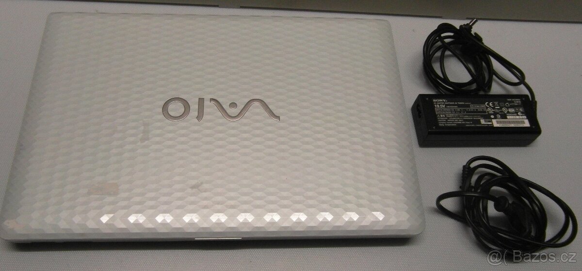 Notebook SONY VAIO 15,6" s numerickou klávesnicí - 2