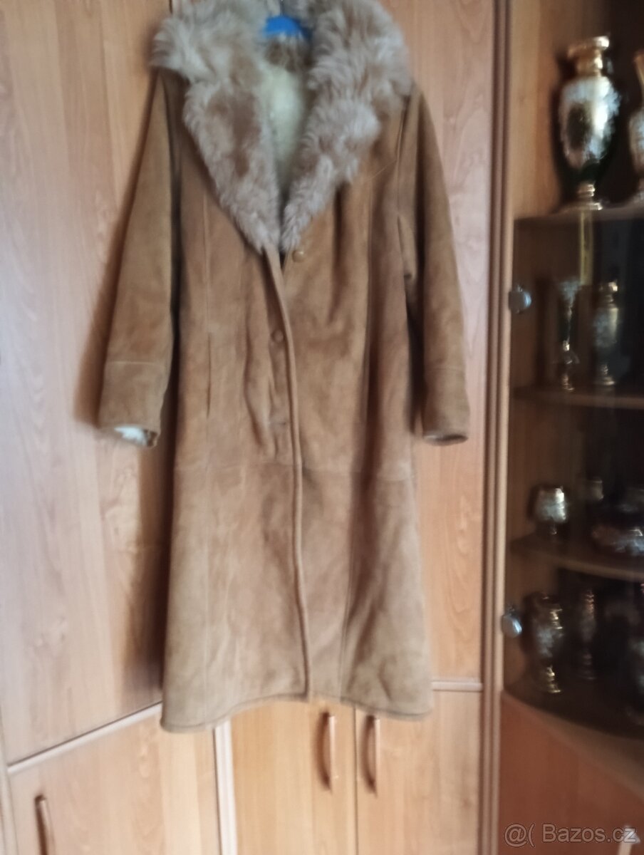 Dámský dlouhý pravý kožich. - 2