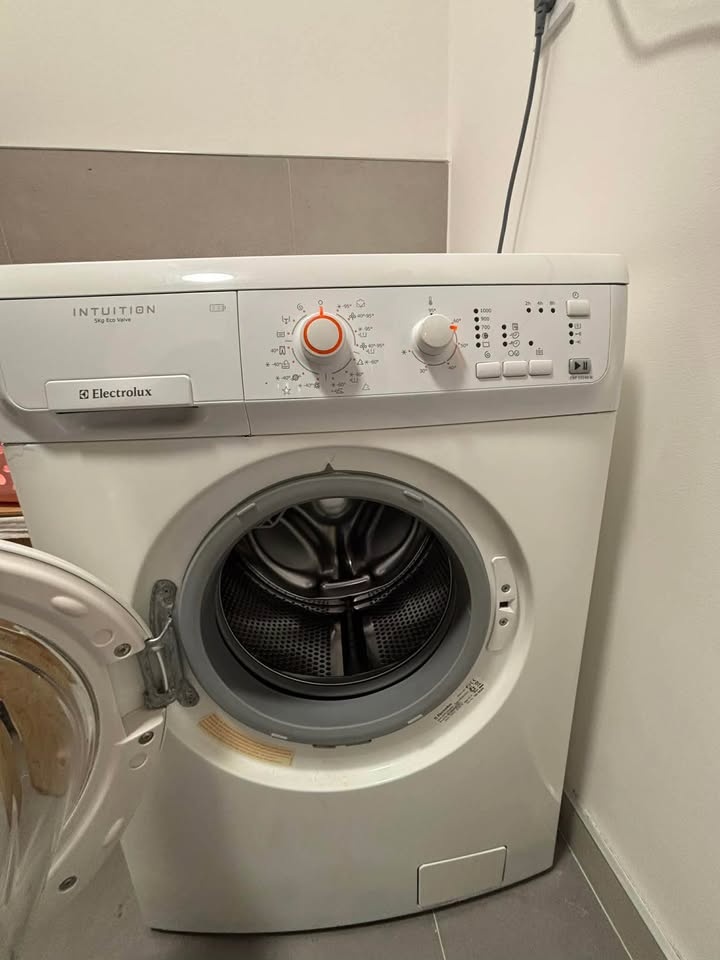 Pračka Electrolux Intuition 5kg Eco Valve - 2