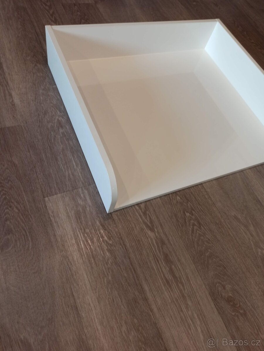 Přebalovací pult na komodu - 2