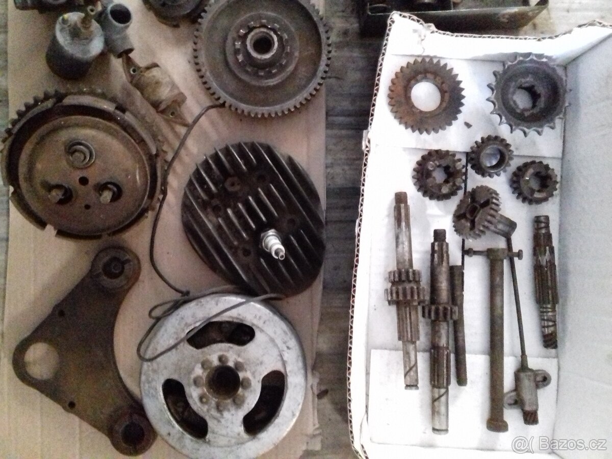 Manet 90 dvoupíst M90 - díly různé konvolut - 2