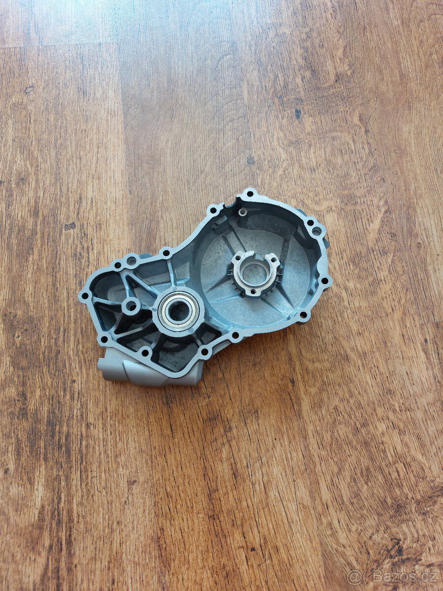 Víko motoru na BMW S1000 - 2