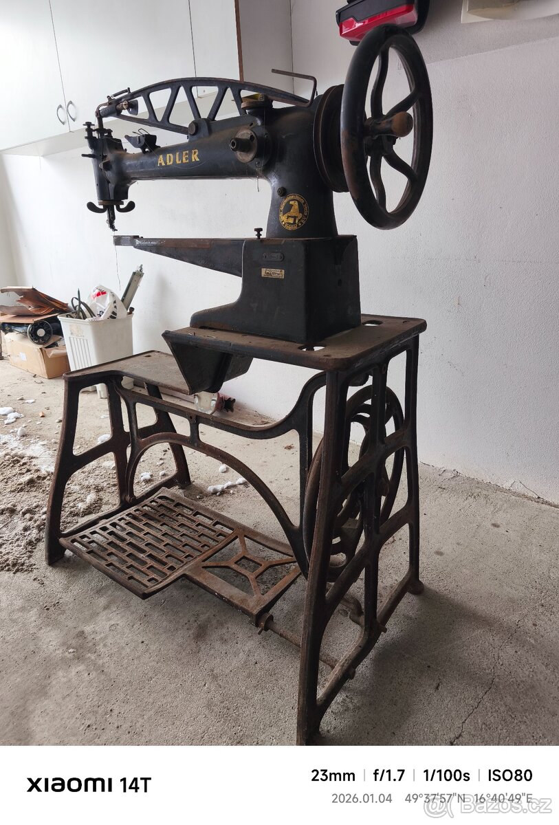 Sedlářský stroj ADLER - 2