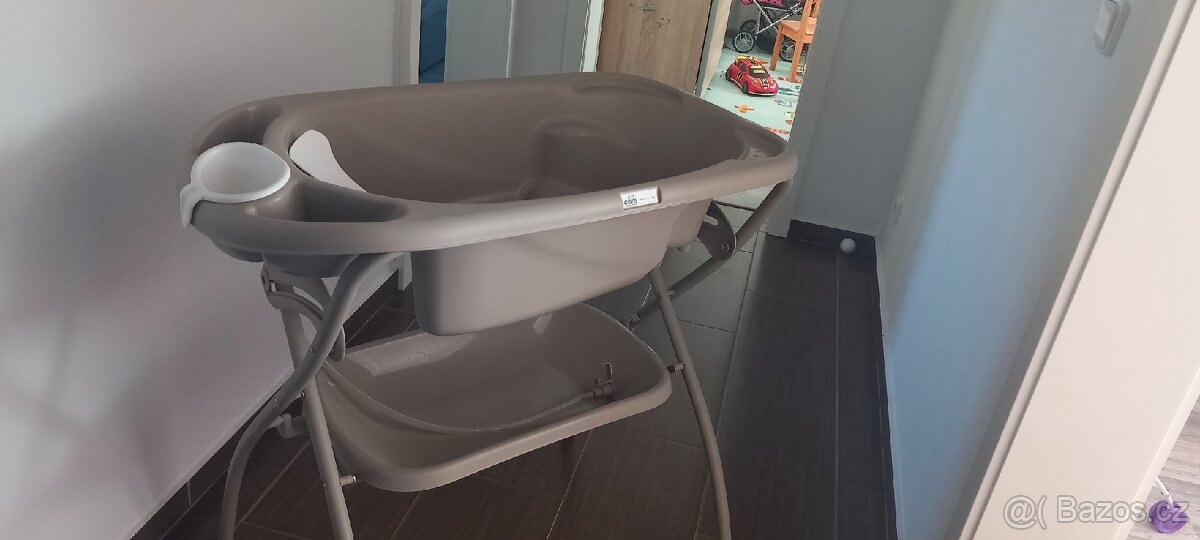 Vanička ze stojánkem - 2