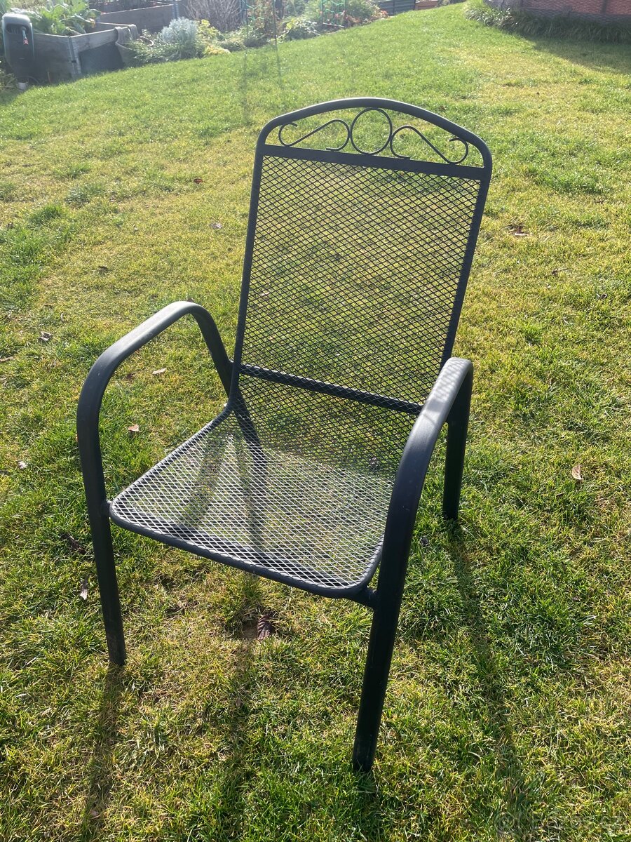 Kovový zahradní nábytek - 2