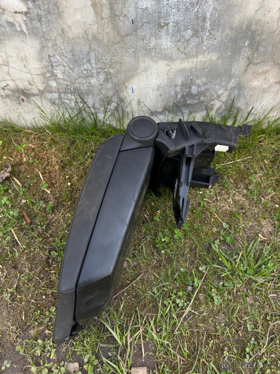 Loketní opěrka BMW e87/82/88 - 2