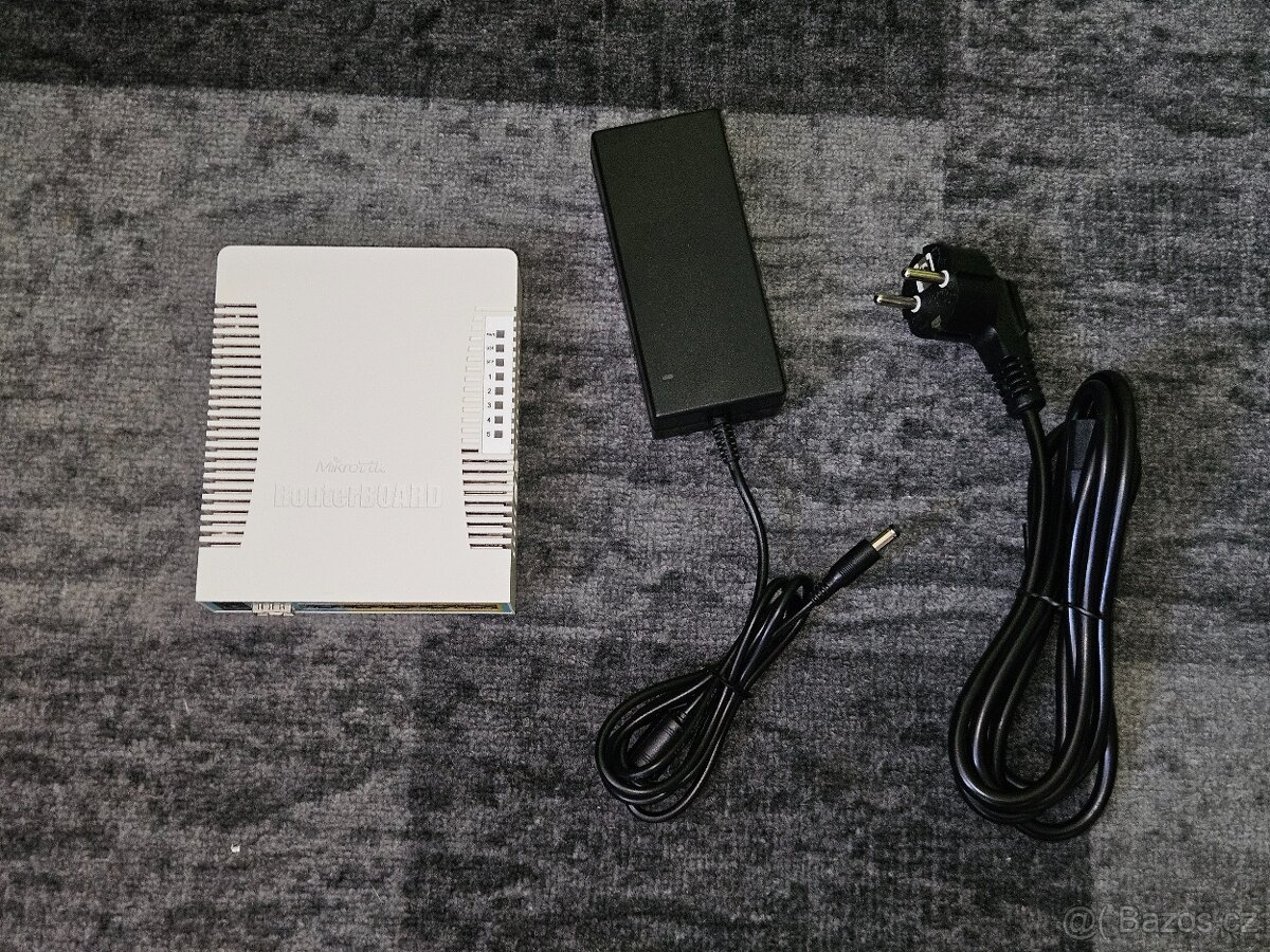 Prodám router/switch Mikrotik hEX PoE (RB960PGS) - 2