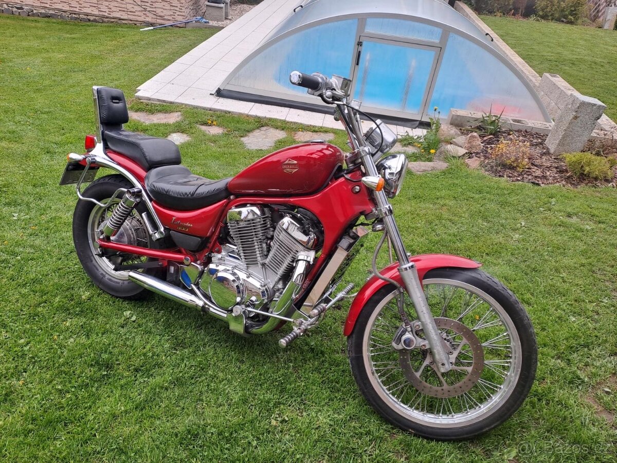 Suzuki vs 800 intruder - 2