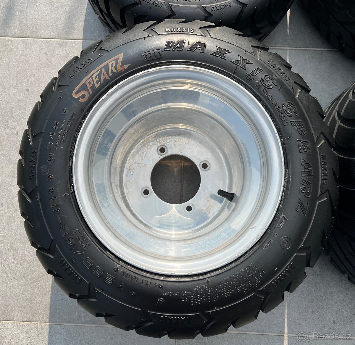 Kolesa na stvorkolku Yamaha R10