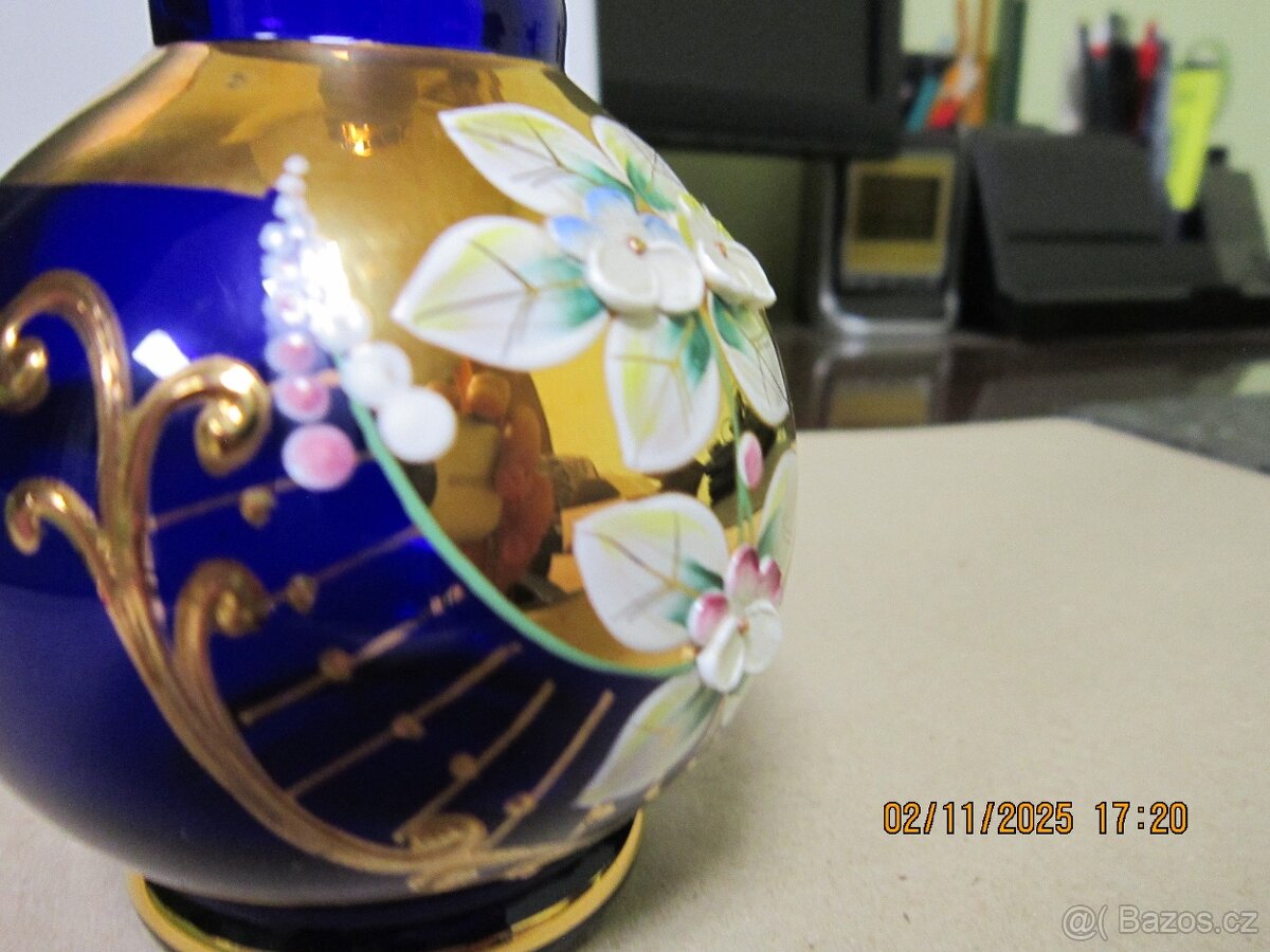 vázička z Novoborského skla - 2